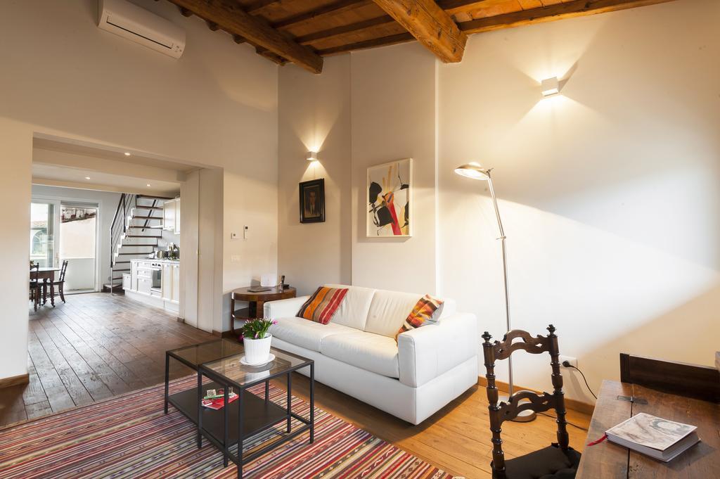 Ferienwohnung Poet'S Santo Spirito Apt. Florenz Exterior foto